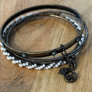 Lucky brand triple bangle set White beaded, silvertone, Goldtone thin bracelets